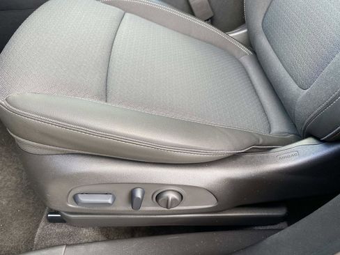 Used 2023 Buick Encore GX Select AWD/4WD image 22