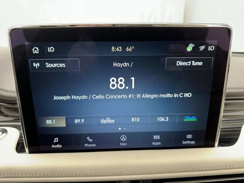 Used 2023 Lincoln Aviator Black Label w/ Dynamic Handling Package AWD/4WD image 16