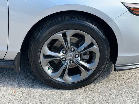 Used 2023 Honda Accord EX image 10