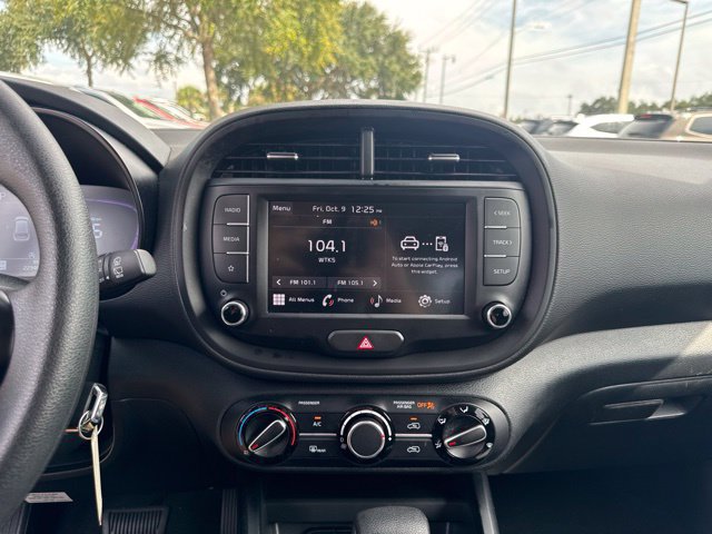Used 2025 Kia Soul LX w/ LX Technology Package FWD image 26