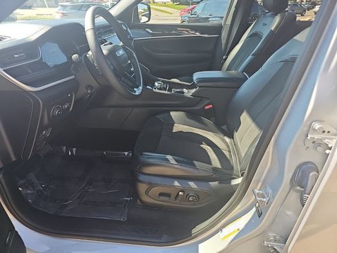 Certified 2024 Jeep Grand Cherokee Trailhawk w/ Advanced Protech Group II AWD/4WD image 17