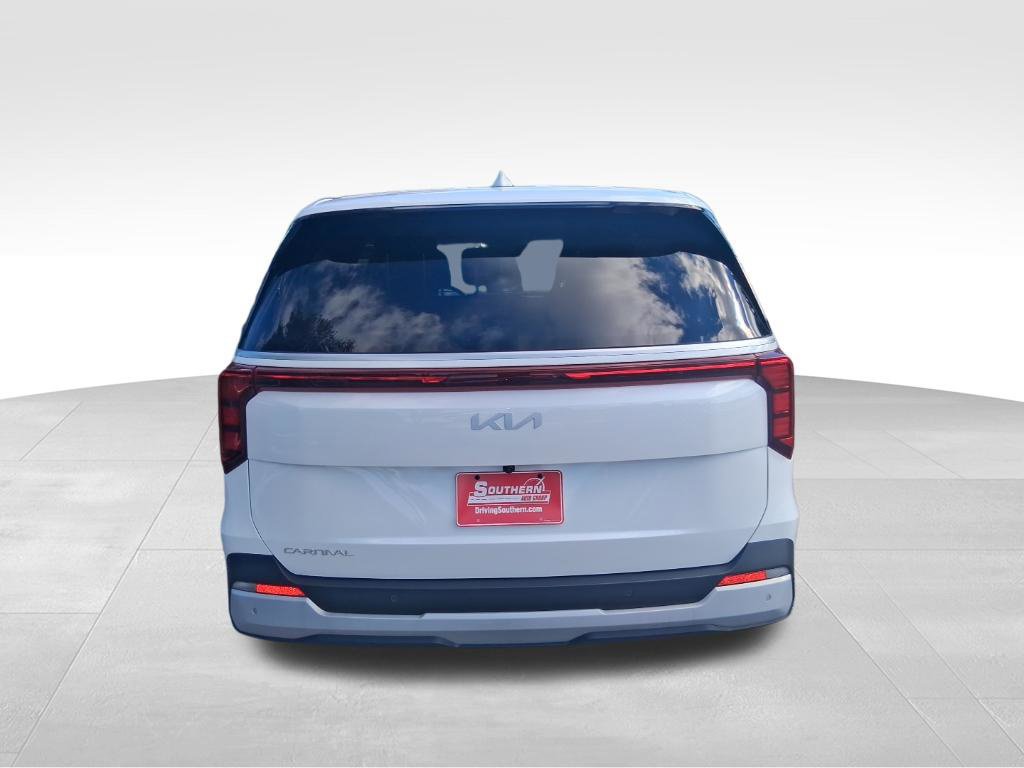 Certified 2026 Kia Carnival FWD image 7