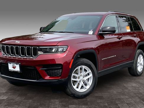 Certified 2025 Jeep Grand Cherokee Laredo X w/ Trailer Tow Package image 1
