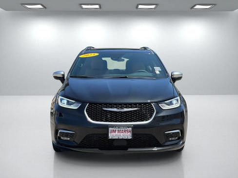Used 2023 Chrysler Pacifica Pinnacle FWD image 9