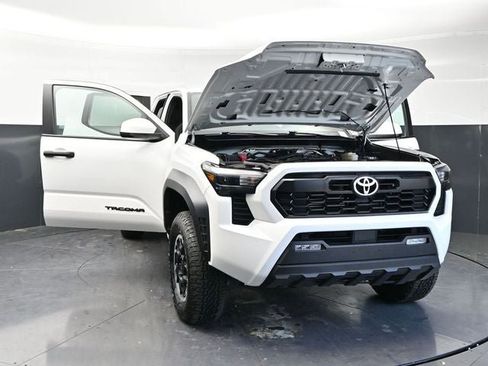 Used 2024 Toyota Tacoma TRD Off-Road AWD/4WD image 46