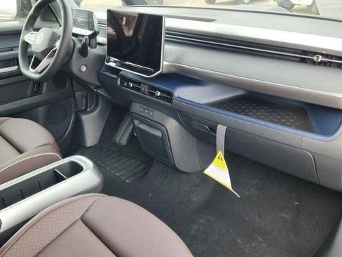 New 2025 Volkswagen ID. Buzz Pro S image 16