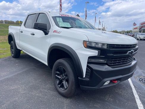Used 2021 Chevrolet Silverado 1500 LT Trail Boss w/ Bed Protection Package AWD/4WD image 2