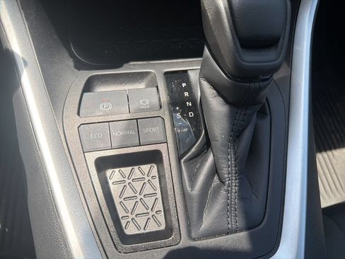 Used 2023 Toyota RAV4 XLE w/ Convenience Package FWD image 13