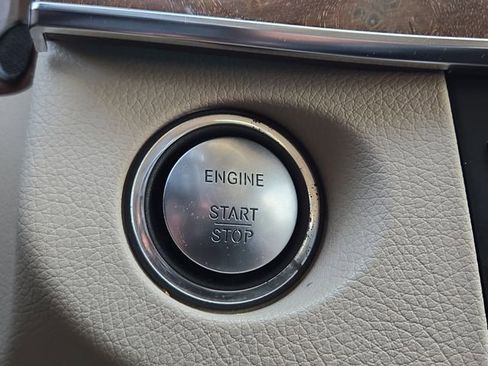 Used 2014 Mercedes-Benz E 350 4MATIC Sedan image 9