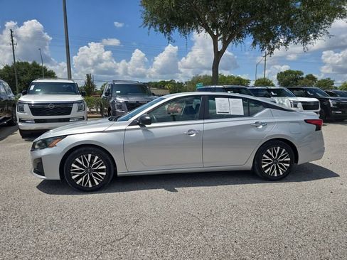 Certified 2024 Nissan Altima 2.5 SV FWD image 5