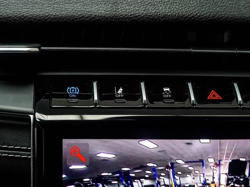 Used 2024 Jeep Grand Cherokee Limited 4xe AWD/4WD image 30