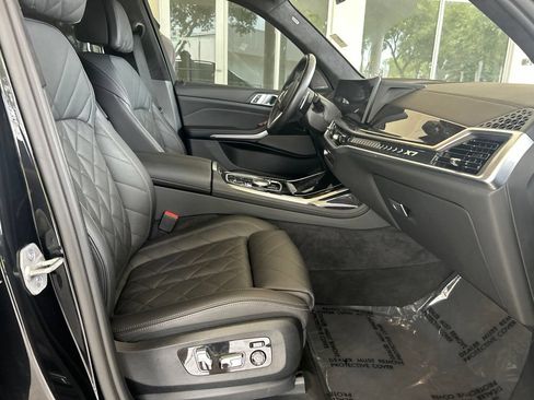 Used 2024 BMW X7 xDrive40i w/ M Sport Package AWD/4WD image 21