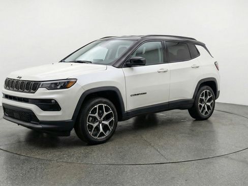 Used 2025 Jeep Compass Limited image 3