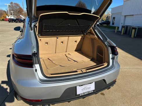 Used 2017 Porsche Macan S w/ Dark Walnut Interior Package image 13