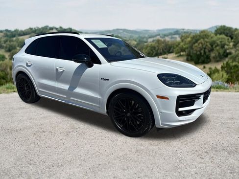 Used 2025 Porsche Cayenne Turbo AWD/4WD image 1