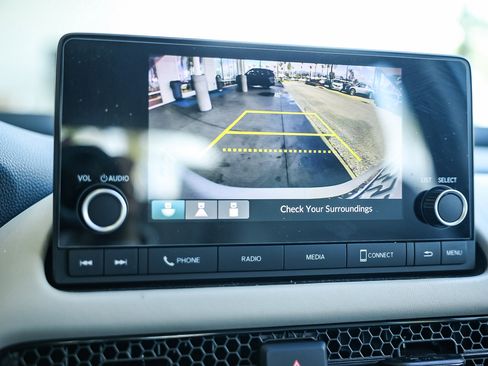 Used 2025 Honda HR-V LX image 29