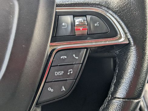 Used 2023 Lincoln Nautilus AWD w/ Premium Package image 19