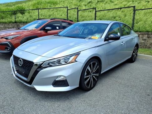 Used 2022 Nissan Altima 2.5 SR FWD image 13