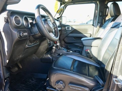 Used 2020 Jeep Wrangler Unlimited Sahara image 10