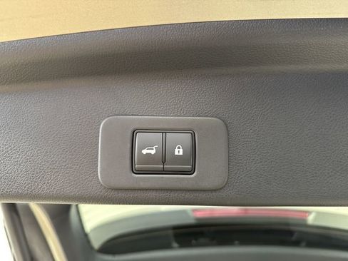 Used 2025 Nissan Murano SL image 33