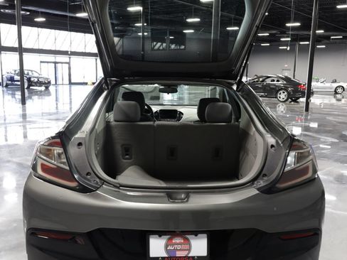 Used 2017 Chevrolet Volt LT w/ Comfort Package FWD image 24