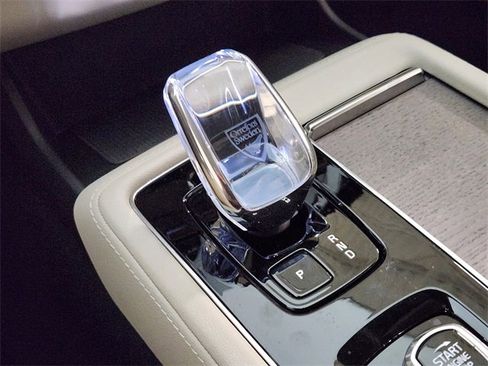 New 2026 Volvo XC90 B6 Ultra w/ Protection Package image 20