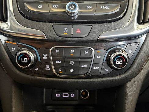 Used 2023 Chevrolet Equinox Premier FWD image 22