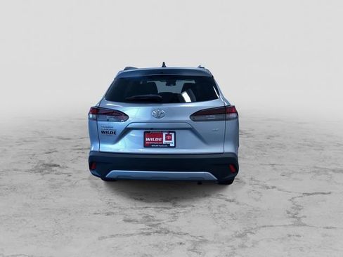 Used 2026 Toyota Corolla Cross LE FWD image 9
