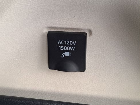 Certified 2021 Toyota Sienna Platinum image 11