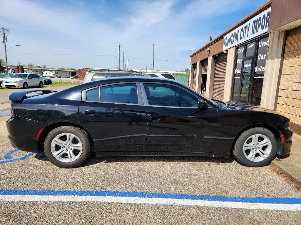 Used 2015 Dodge Charger SE w/ Popular Equipment Group RWD image 2