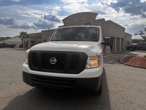 Used 2015 Nissan NV 2500 SV image 6