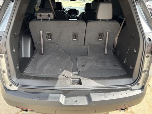 Used 2023 Chevrolet Traverse RS AWD/4WD image 12