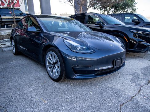 Used 2023 Tesla Model 3 Standard Range image 6