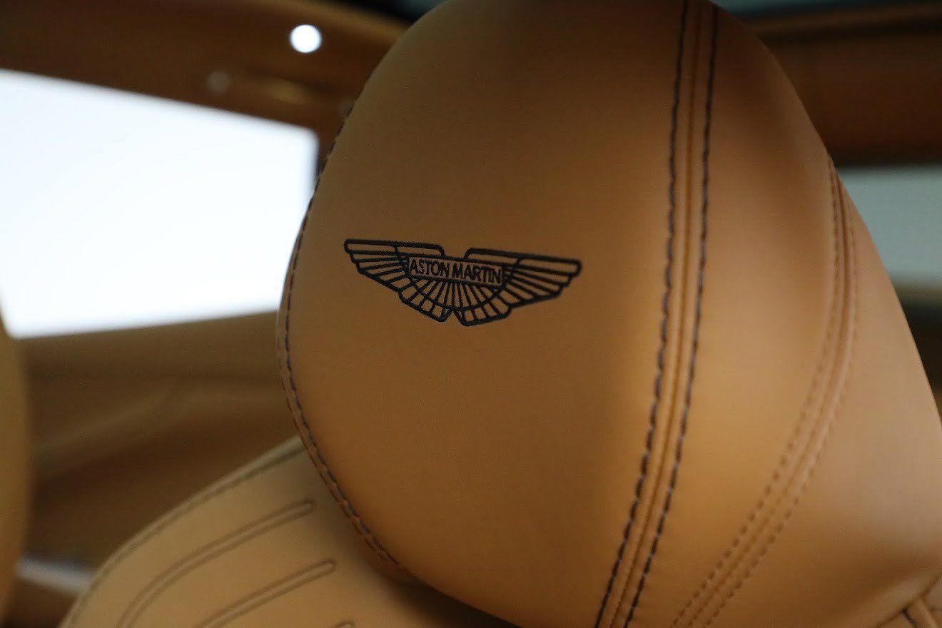 Used 2021 Aston Martin DBX AWD/4WD image 23