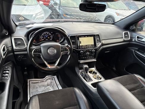 Used 2020 Jeep Grand Cherokee Altitude image 11