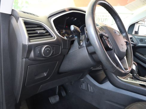 Used 2016 Ford Edge SEL image 39