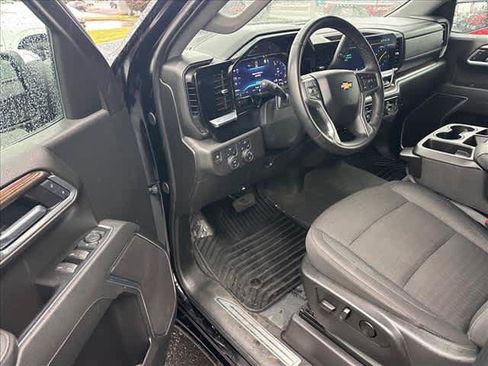 Used 2025 Chevrolet Silverado 1500 LT AWD/4WD image 10