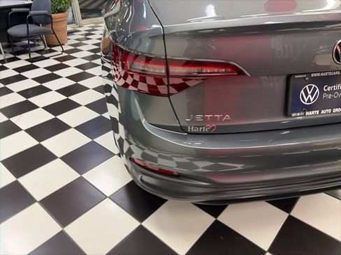 Certified 2024 Volkswagen Jetta SE w/ Panoramic Sunroof Package image 7