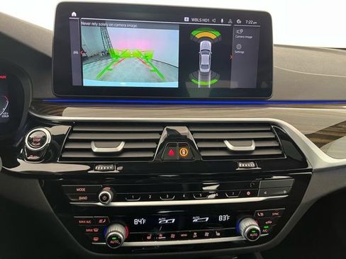 Used 2022 BMW 530i xDrive w/ Premium Package image 17