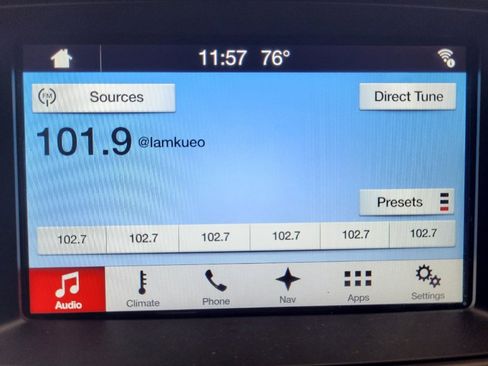 Used 2017 Ford Explorer XLT w/ Equipment Group 202A FWD image 25