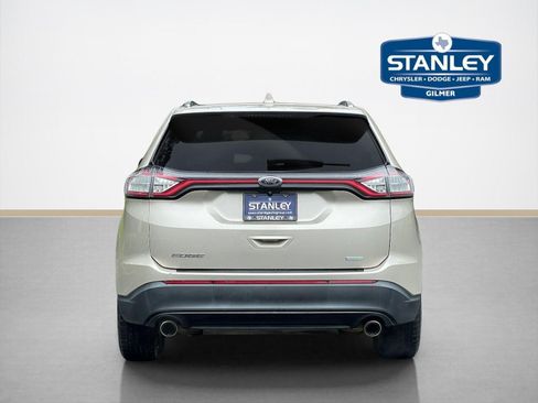 Used 2017 Ford Edge SE w/ Cargo Accessory Package FWD image 9