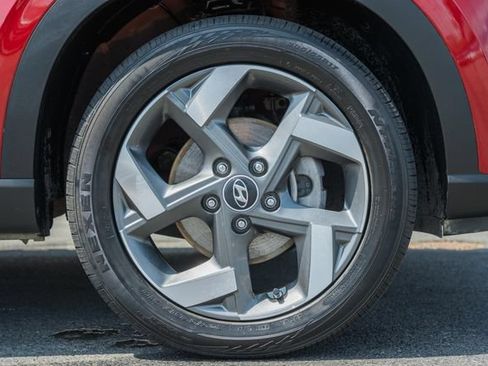 Used 2024 Hyundai Venue SEL FWD image 16