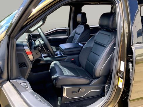 Used 2025 Ford F150 Raptor AWD/4WD image 8