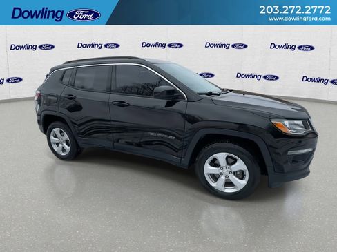 Used 2019 Jeep Compass Latitude w/ Popular Equipment Group image 4