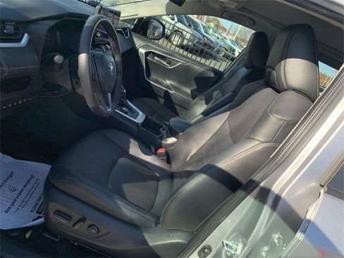 Used 2025 Toyota RAV4 Limited image 18