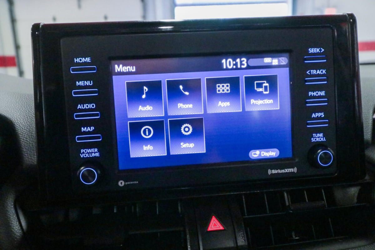 Used 2022 Toyota RAV4 XLE w/ Convenience Package FWD image 17
