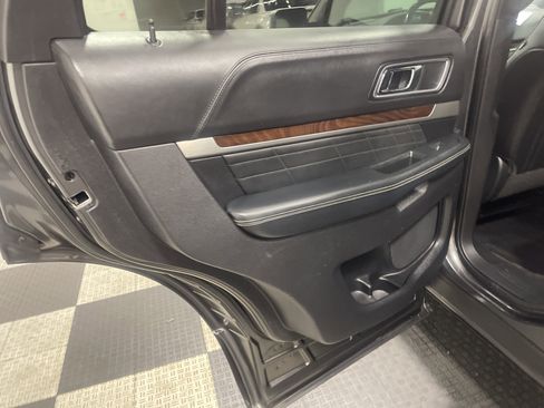 Used 2016 Ford Explorer Platinum image 15