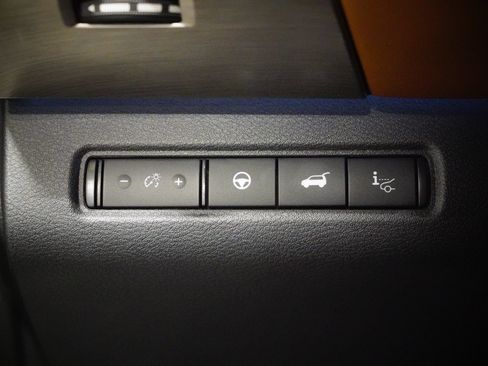 Used 2024 Nissan Pathfinder Platinum w/ Cargo Package AWD/4WD image 30