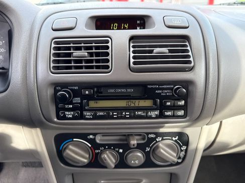 Used 2000 Toyota Corolla CE image 20