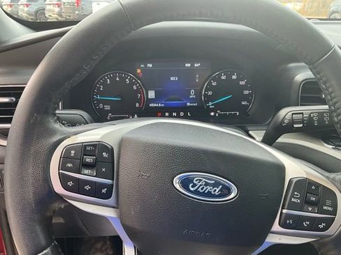 Used 2022 Ford Explorer XLT w/ Equipment Group 202A AWD/4WD image 15